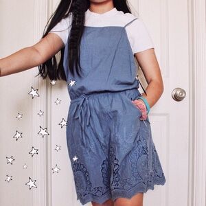 New York & Company Blue Lace Hem Women Shorts